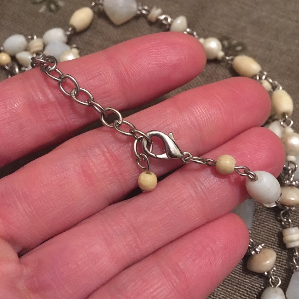 Vintage Retro Cream and White Beaded Necklace - Picture 3 of 8